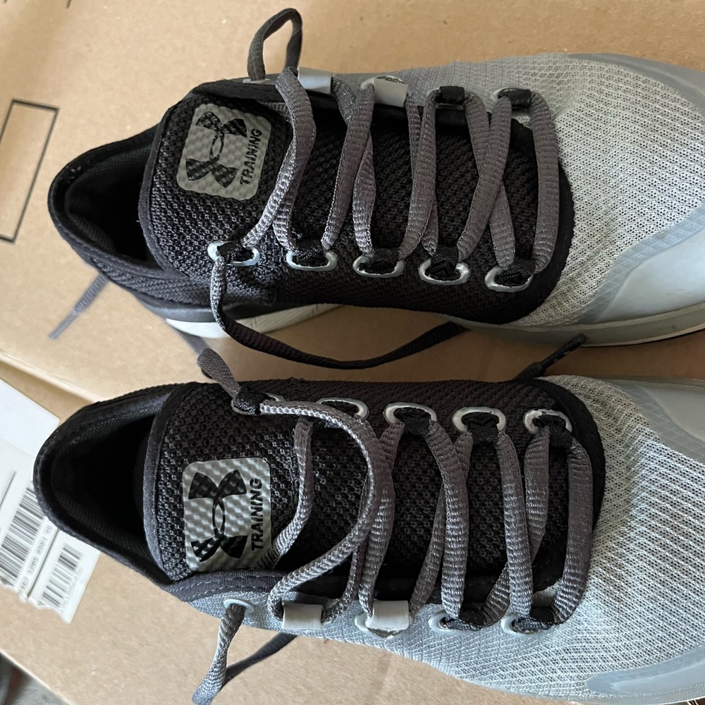Womens Under Armour charged push training sneakers